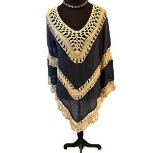 Vivid Importers Boho Crochet Tunic Top Size M - Navy Blue & Cream Chevron